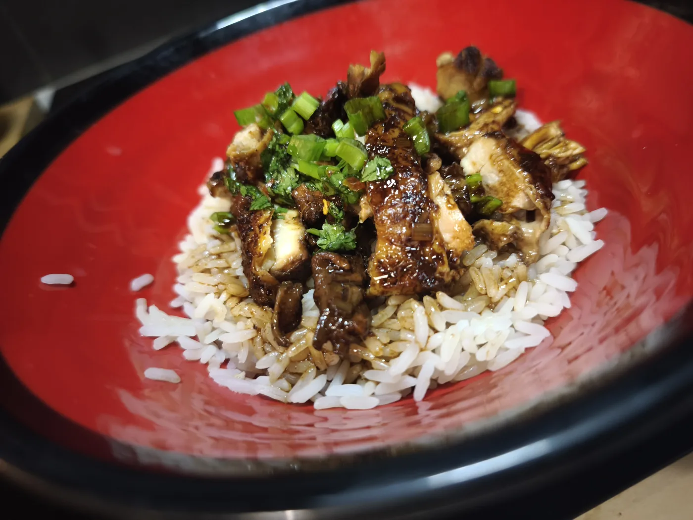 Cuisses de poulet désossées à la citronnelle et au citron