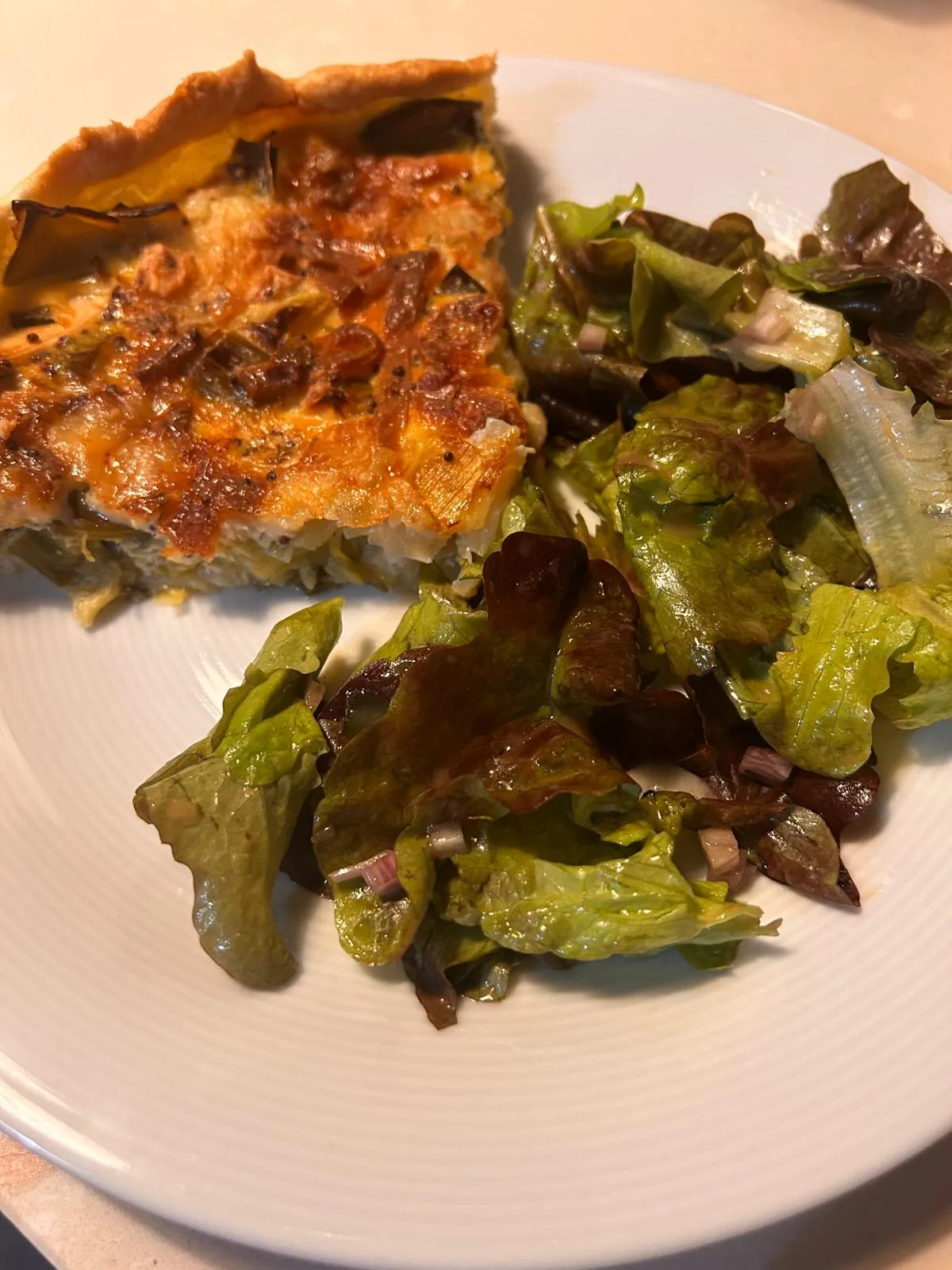 Tarte aux poireaux, fromages de chèvre et autres fromages